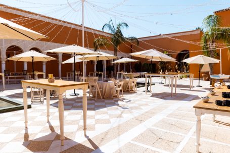 El patio de la Hacienda Albaraka en Dos Hermanas