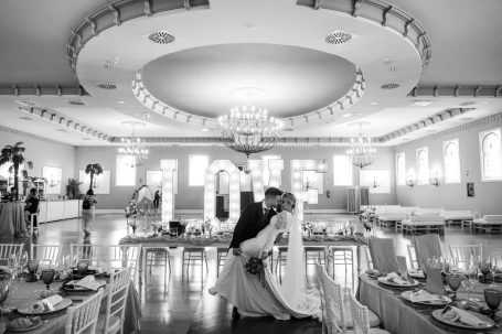 Foto_boda_beso_hacienda_albaraka_dos hermanas