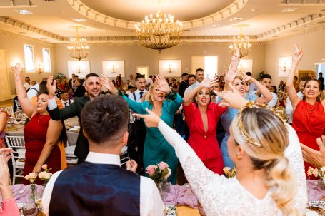 En esta boda todos los amigos bailaron, boda en la provincia de Sevilla, hacienda albaraka, dos hermanas